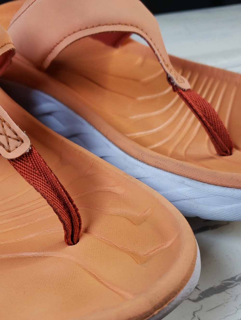 Hoka One One 'Ora' Recovery Flip-flops in Orange - Unisex Men's 8 or Women's 10 - Picture 8 of 11